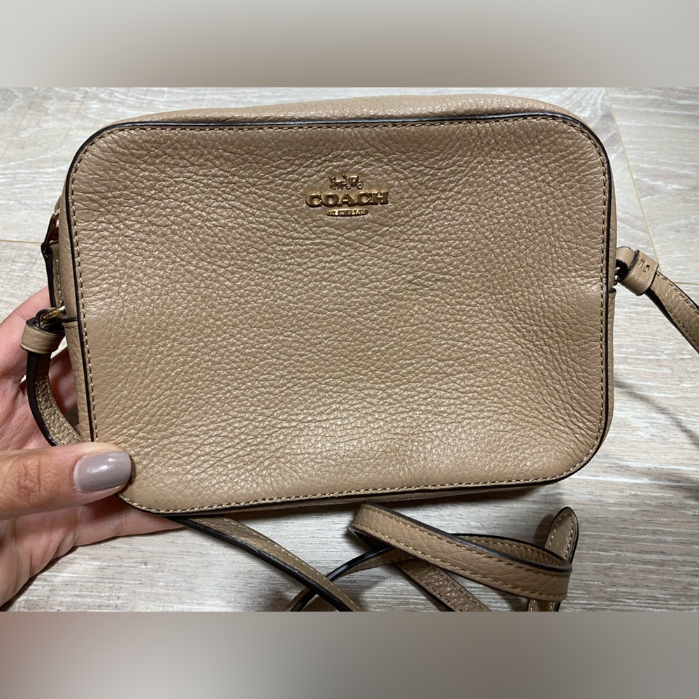 Authentic Coach Leather Crossbody Bag in Tan